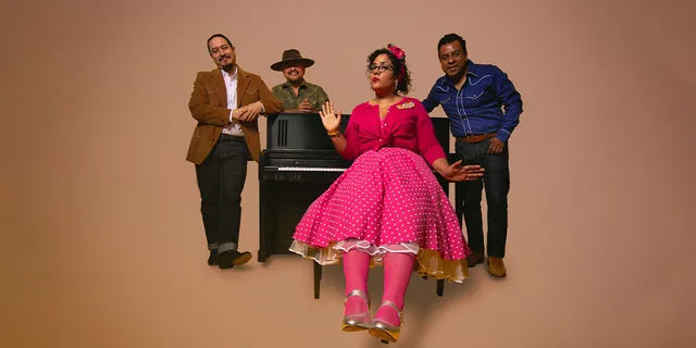 La Santa Cecilia | Los Años